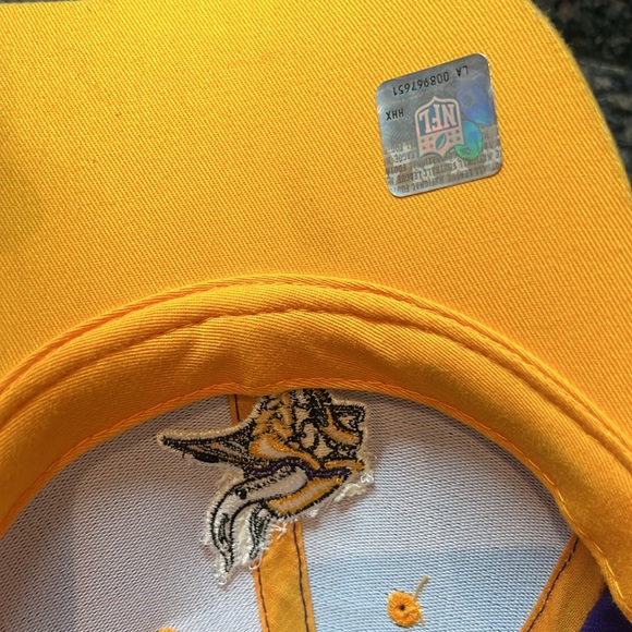 NWT Minnesota Vikings 2-Tone Authentic NFL Cap Hat with Adjustable Velcro Back - Picture 7 of 12